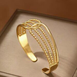Middle Eastern And Latin Luxurious & Stylish Open Bangles Stainless Gold Plated